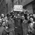 crowd-celebrating-victory-day-in-times-square